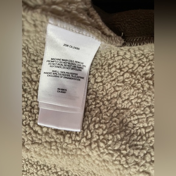 Mountain Hardware Retro women’s fleece jacket. Excellent condition! See pics - Picture 5 of 8